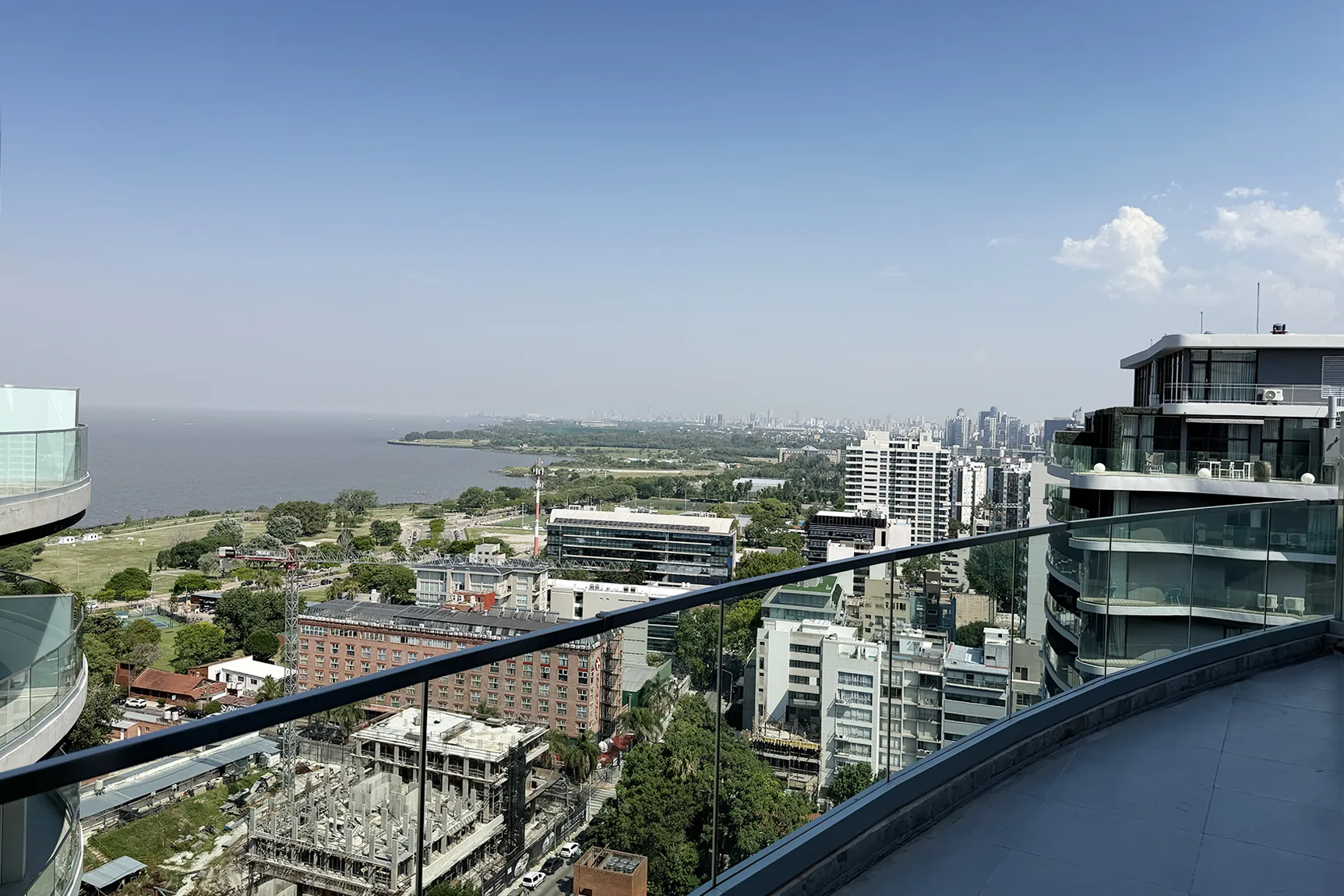 Balcón del triplex B torre Libertador